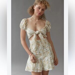 EN SAISON Opposites Mini Floral Dress